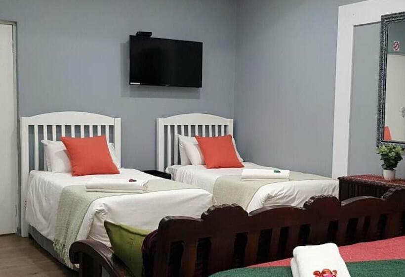 ファミリールーム, Graceland Guesthouse