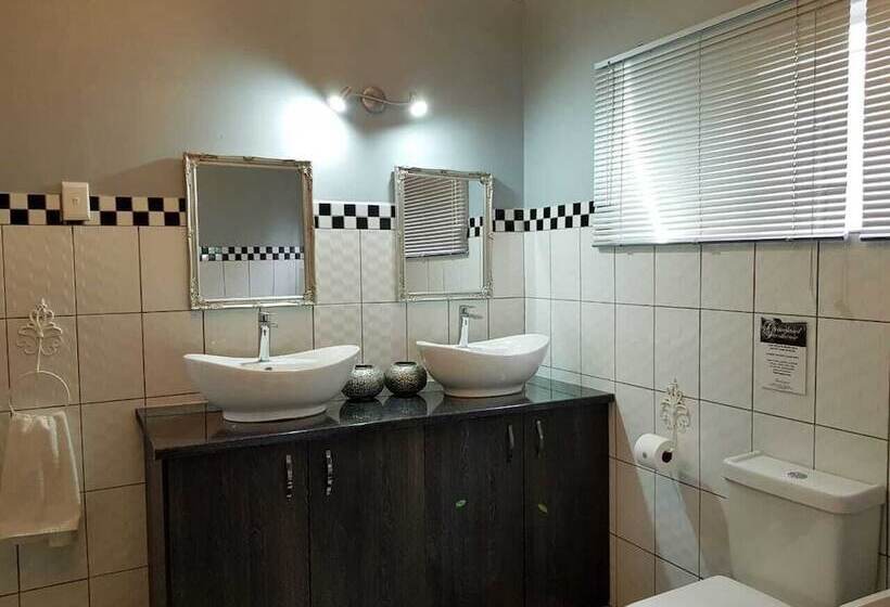 スタンダードトリプルルーム, Graceland Guesthouse