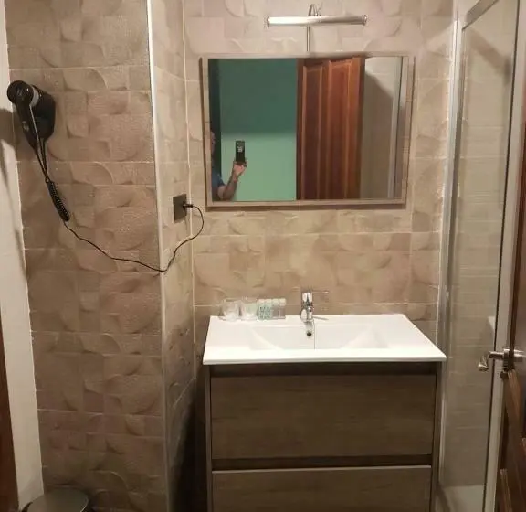バルコニー付スタンダード４ベッドルーム, Hostal Los Esquiladores
