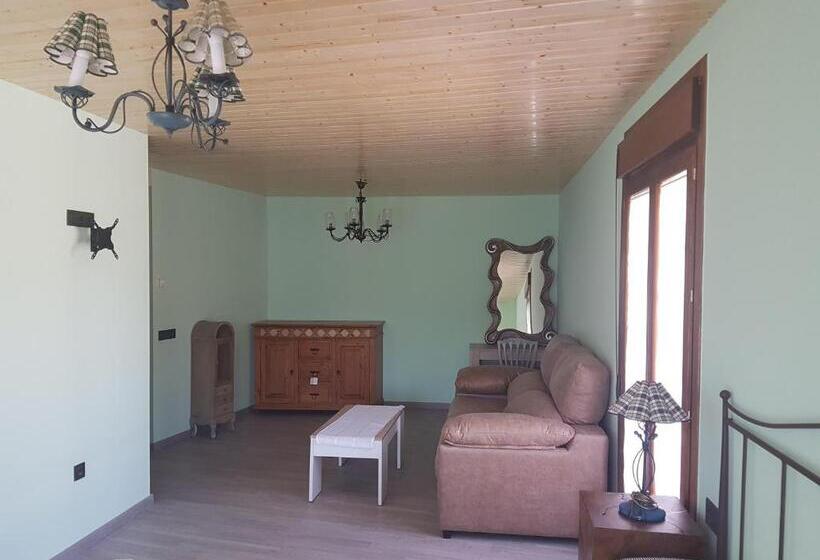 غرفة قياسية رباعية مزودة بشُرفة, Hostal Los Esquiladores
