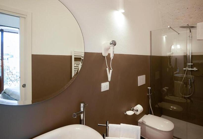 اتاق لوکس با بالکن و چشم‌انداز دریا, Aquamarea