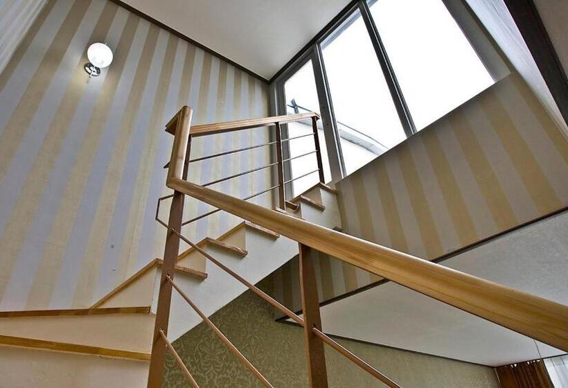 جناح ملكى, Hyundai Soo Resort Hoengseong