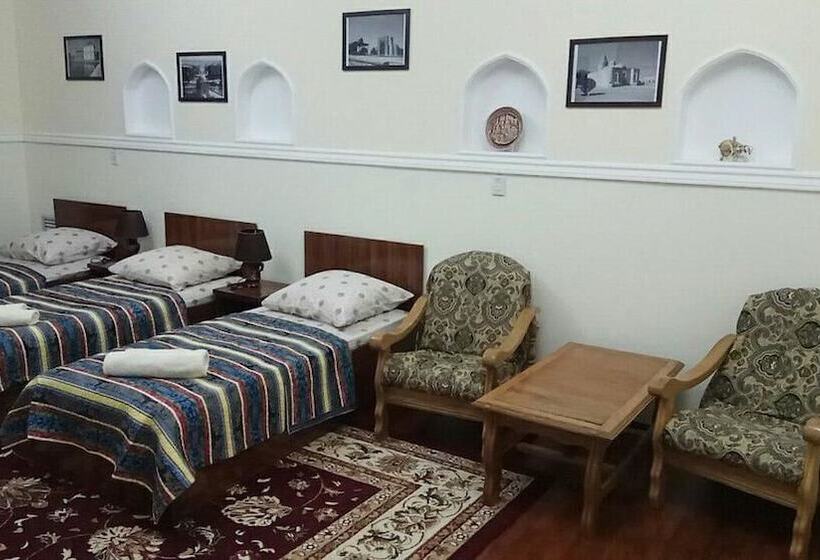 חדר סטנדרט לשלושה, Abu Shakheen