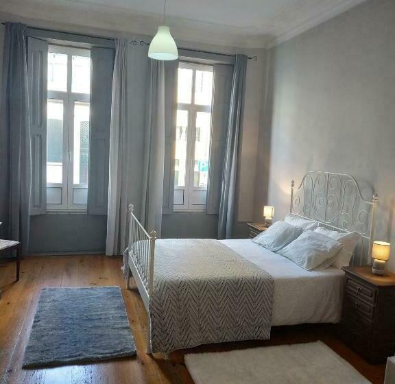 اتاق لوکس با چشم‌انداز شهر, Gabriel Guesthouse