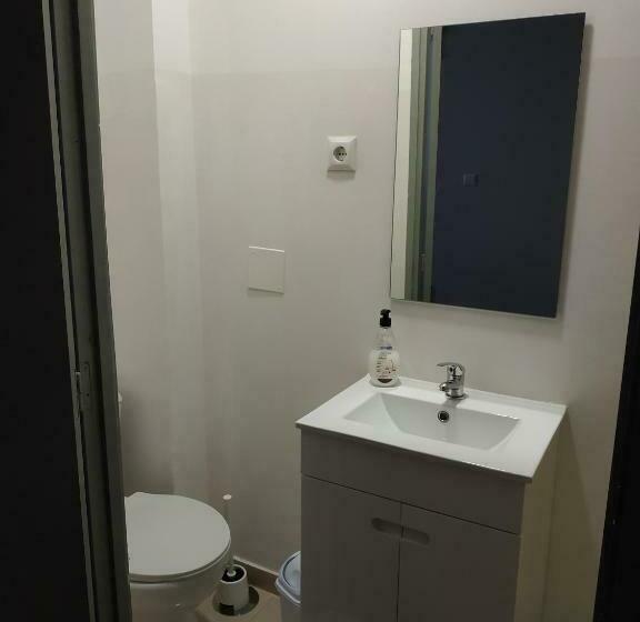 اتاق لوکس با چشم‌انداز شهر, Gabriel Guesthouse