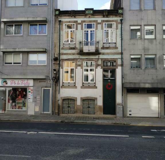 اتاق لوکس با چشم‌انداز شهر, Gabriel Guesthouse