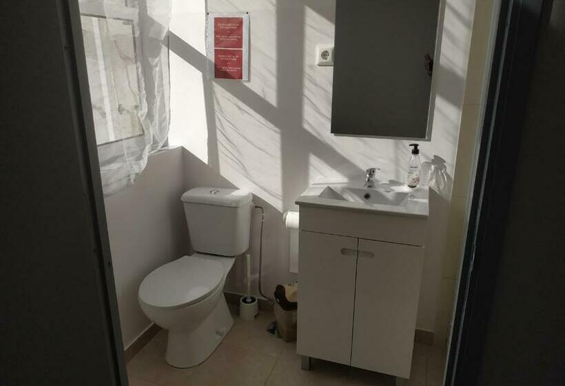 اتاق استاندارد با چشم‌انداز باغ, Gabriel Guesthouse