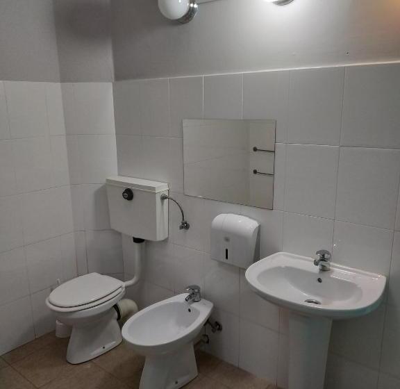 اتاق استاندارد با سرویس بهداشتی مشترک, Gabriel Guesthouse