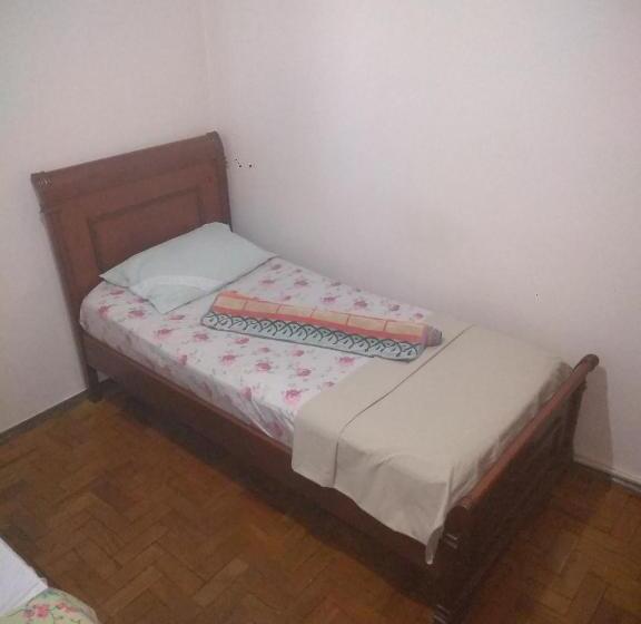 اتاق اکونومی, Albergue Econômico
