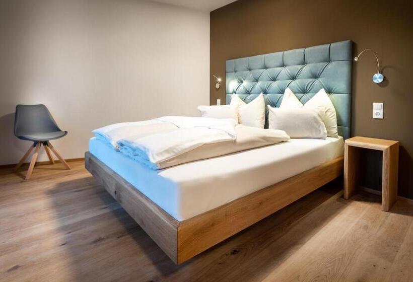 패밀리 아파트, Chalets Coburg