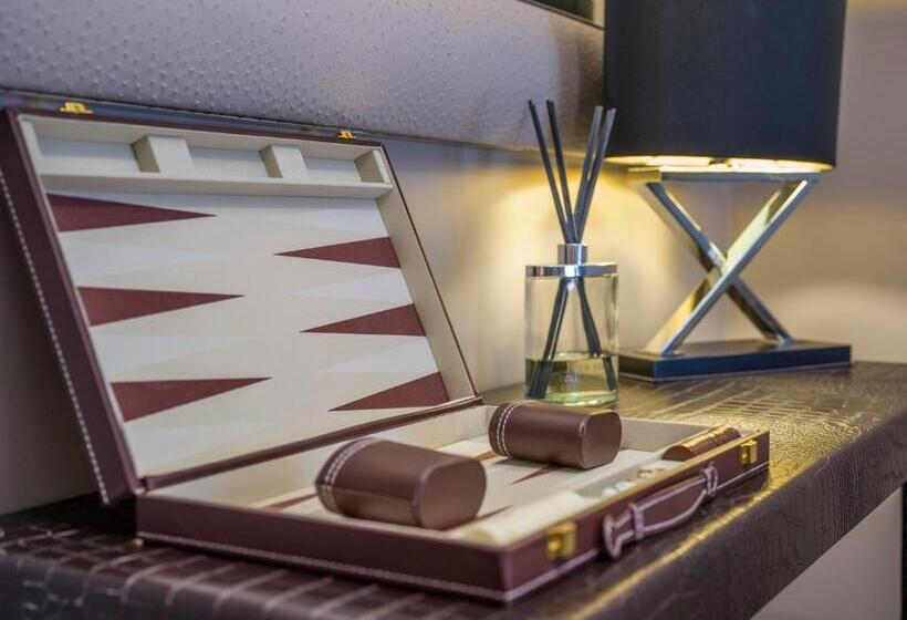 Люкс Вид на Море, Boulevard