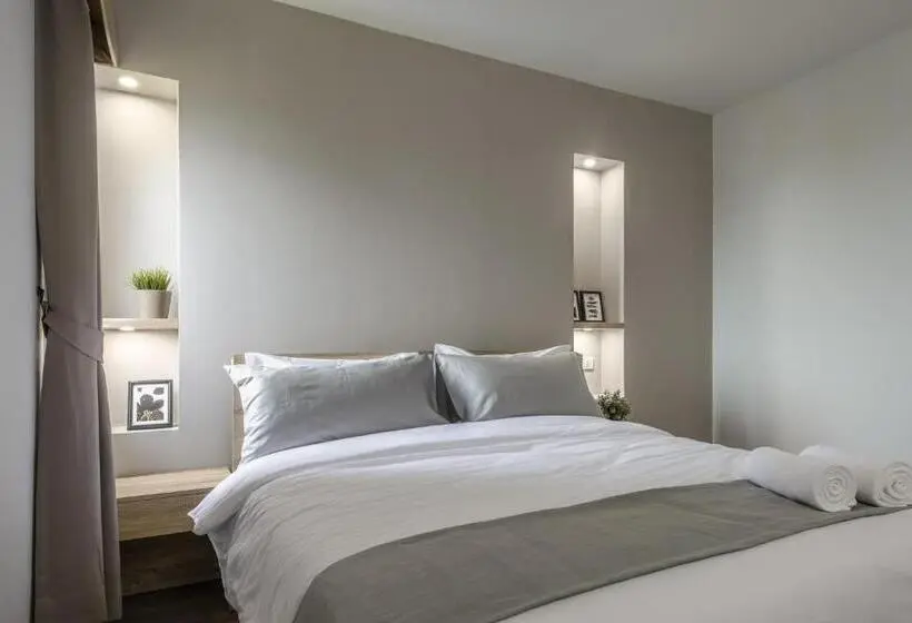 デラックスルーム, Carnation Residence