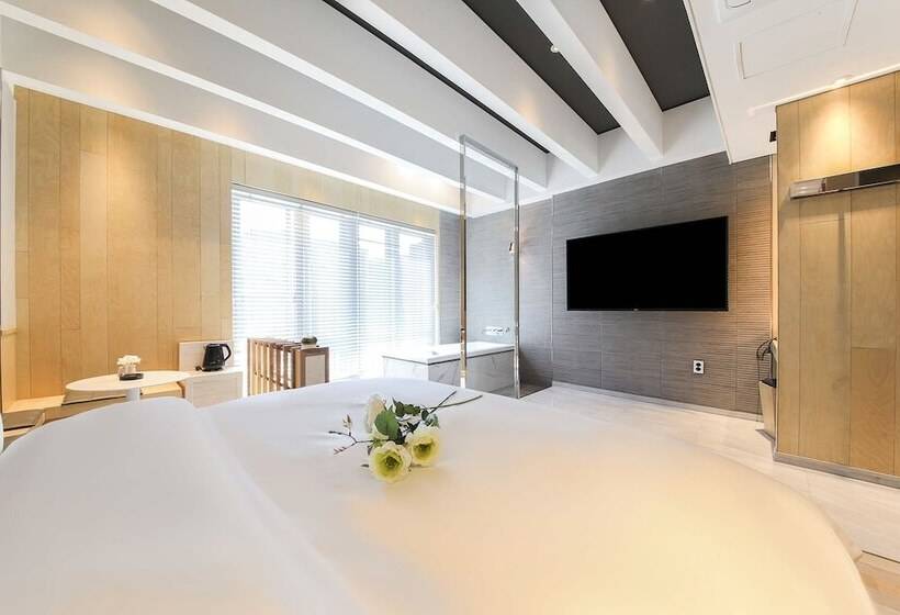 جناح, Yeogiuhtte Seodaegu