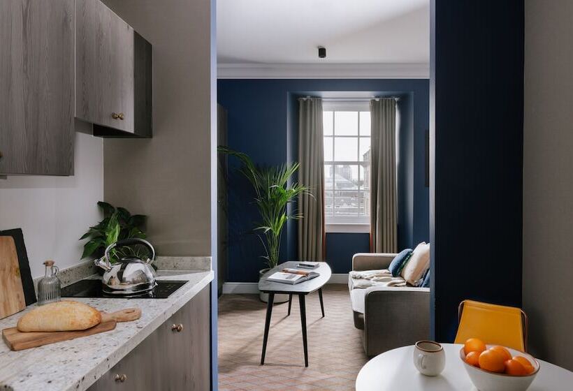 סטודיו פרמיום, Native Glasgow