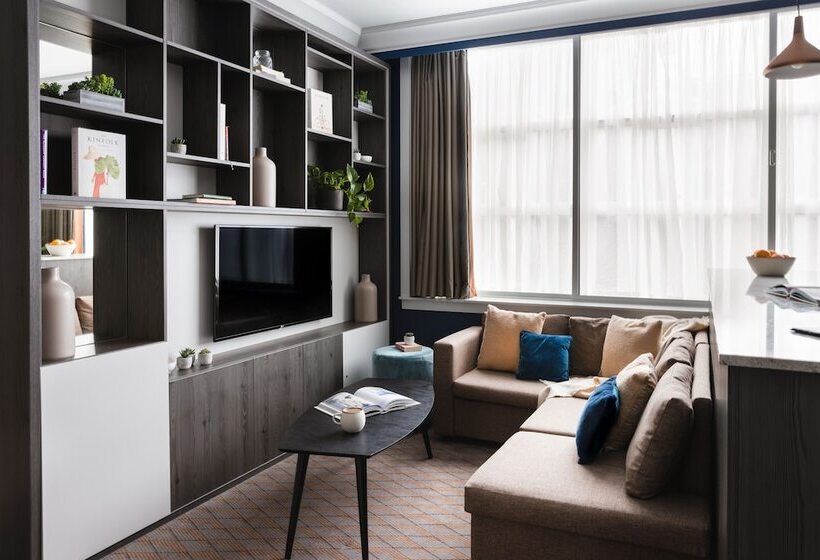 סטודיו דלוקס, Native Glasgow