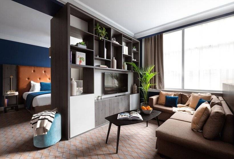 סטודיו דלוקס, Native Glasgow