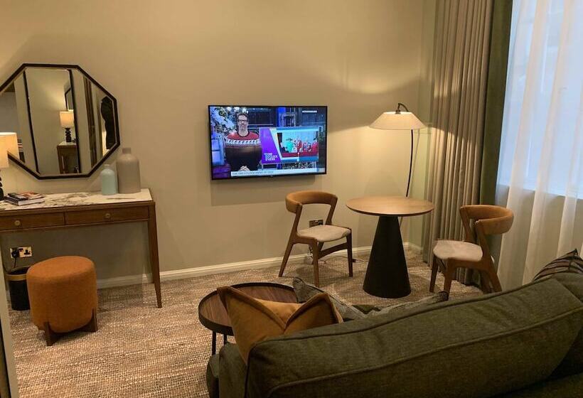 סטודיו פרמיום, Native Glasgow