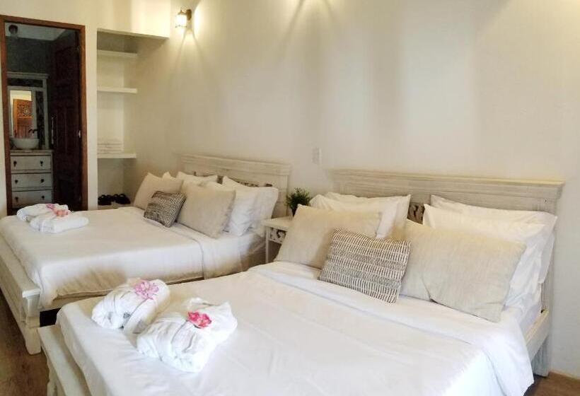 带阳台标准四人间, Casa Ensueño Hogar Boutique