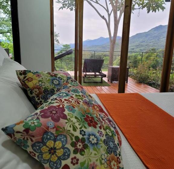Suite with lake view, Casa Ensueño Hogar Boutique