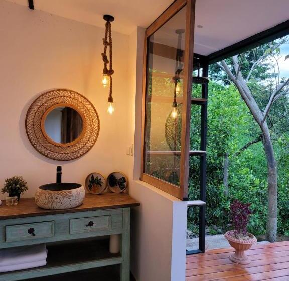 Suite with lake view, Casa Ensueño Hogar Boutique