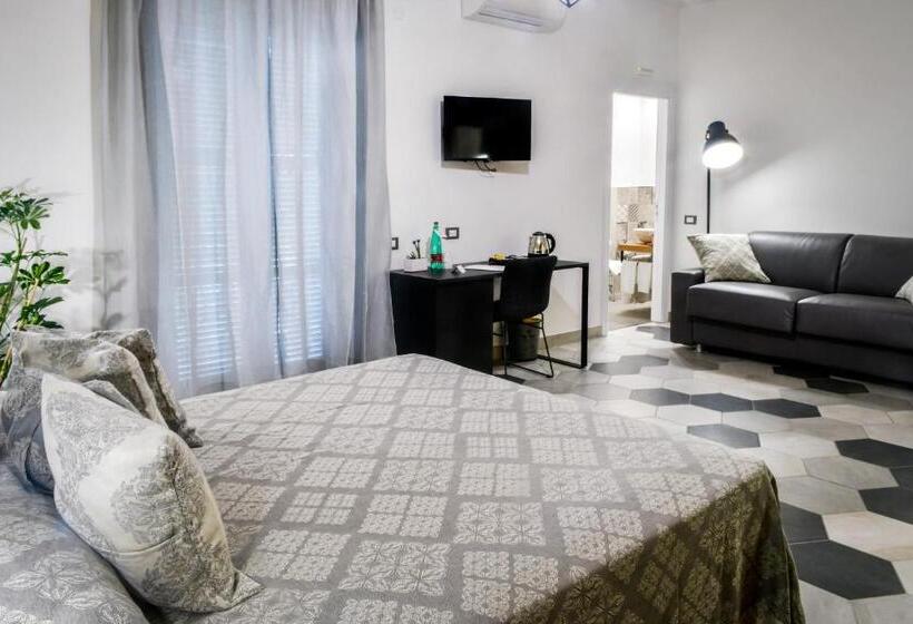 Deluxe Suite, Big Rose