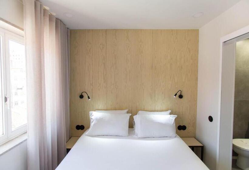 اتاق عادی, The Gate