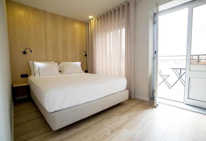 اتاق استاندارد با تراس, The Gate