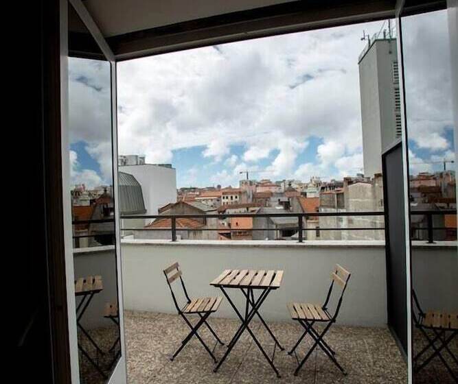 اتاق استاندارد با تراس, The Gate