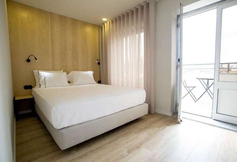 اتاق استاندارد با تراس, The Gate