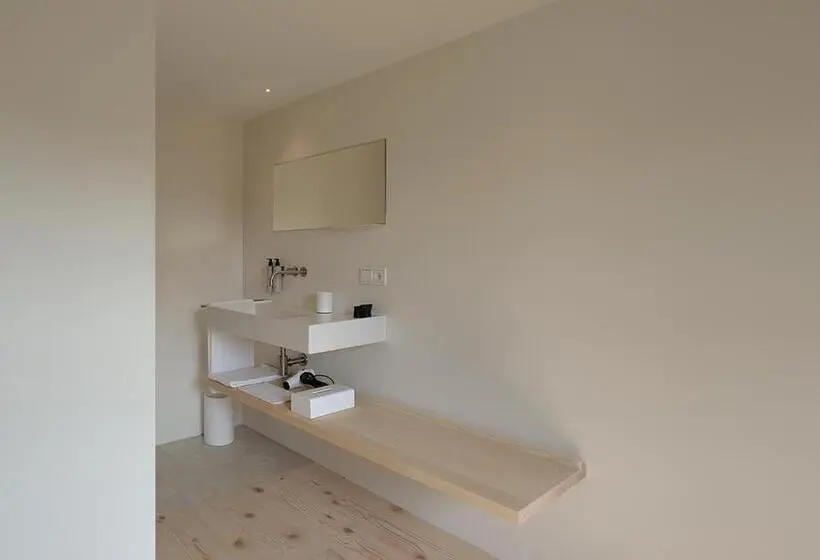 Standard Yhden Hengen Huone, Bar10zimmer