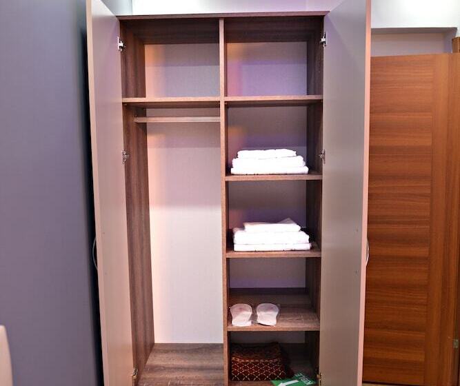 غرفة قياسية رباعية, Figen