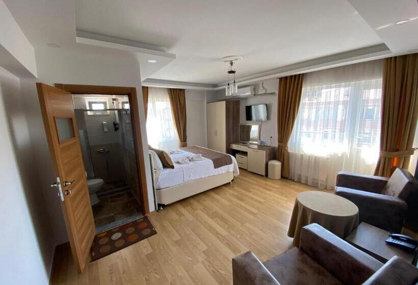 جناح ديلوكس, Figen