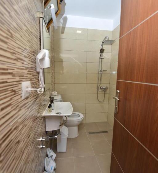 غرفة قياسية ثلاثية, Vila Culli