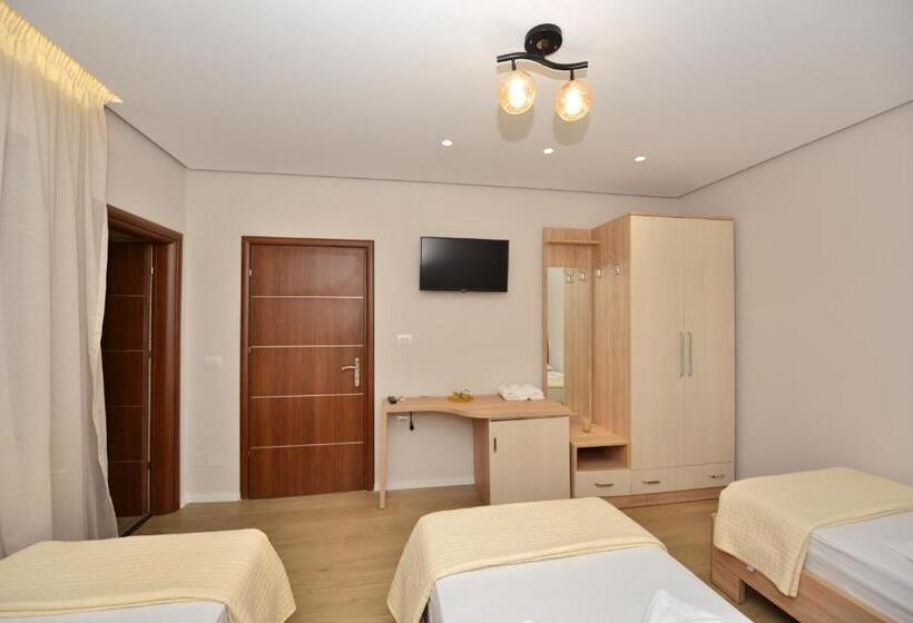 غرفة قياسية ثلاثية, Vila Culli