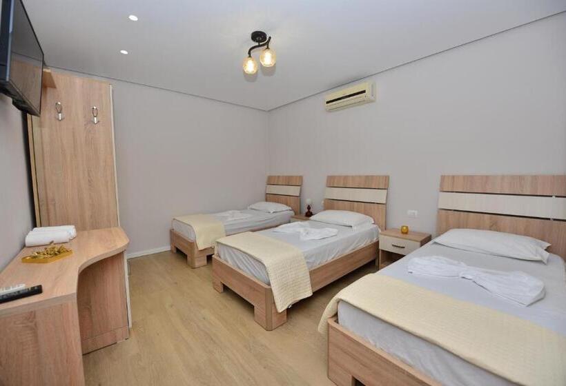 חדר סטנדרט לשלושה, Vila Culli