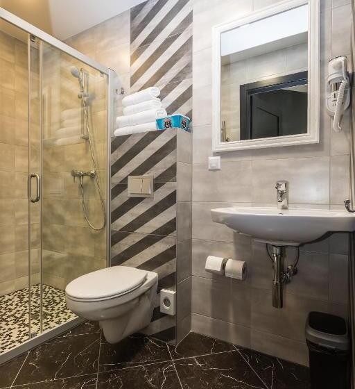 اتاق لوکس خانوادگی, Resort Hotel Elija