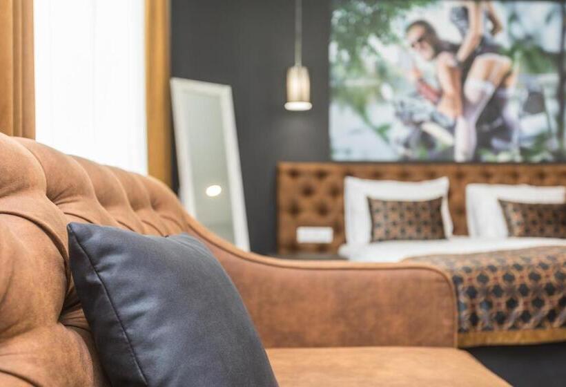 اتاق لوکس خانوادگی, Resort Hotel Elija