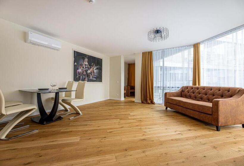 استودیوی استاندارد, Resort Hotel Elija