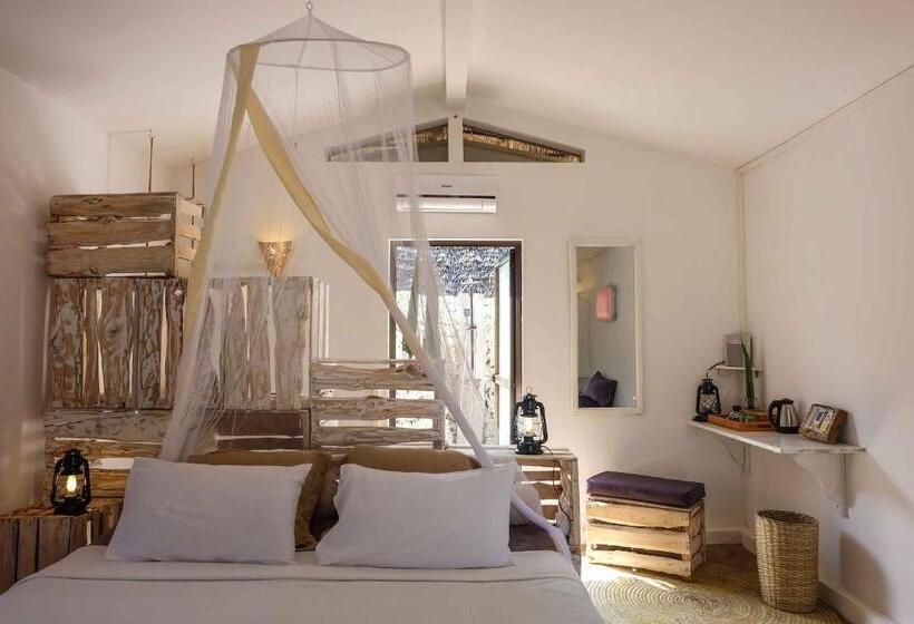 בקתה סטנדרטית, B4 Beach Club