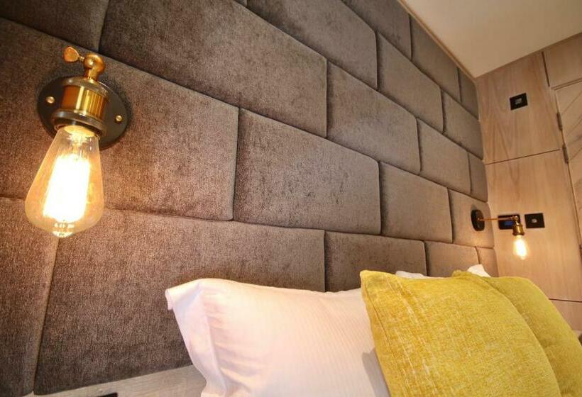 Номер Стандарт, Becketts