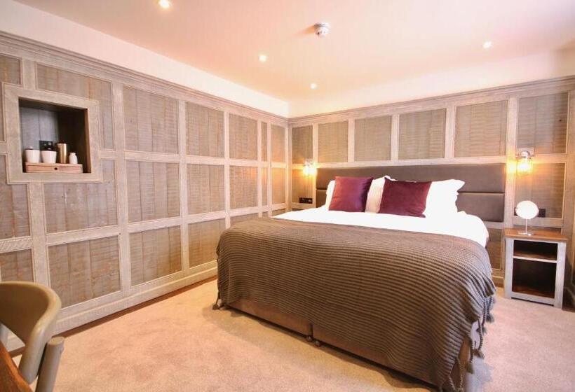 Номер Deluxe, Becketts