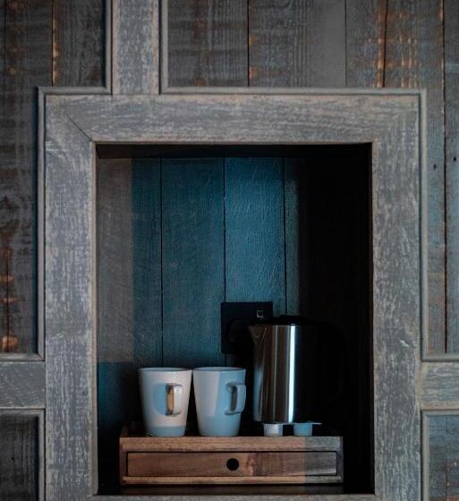 Номер Deluxe, Becketts