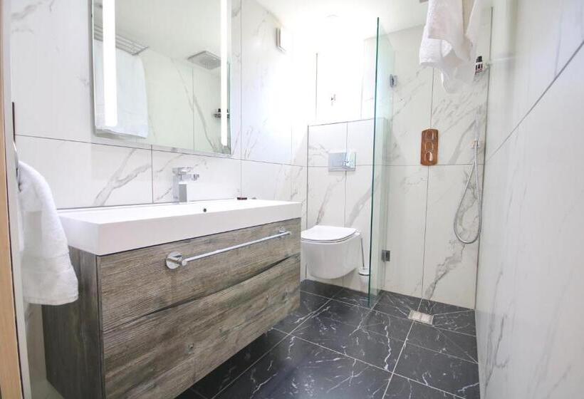 Номер Superior, Becketts