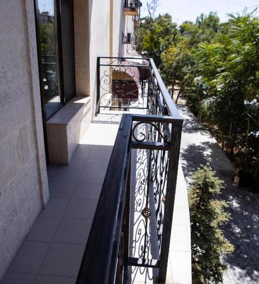 اتاق لوکس با بالکن, Fn Shymkent