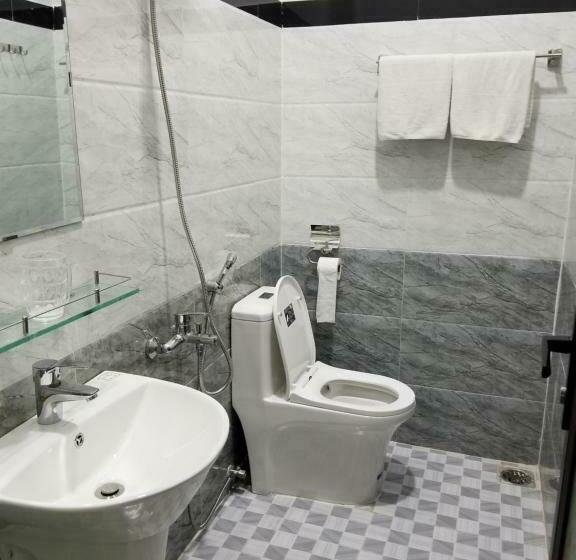 اتاق استاندارد, Phi Hùng