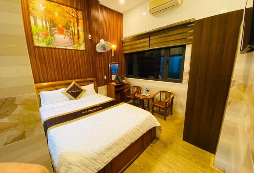 اتاق استاندارد با چشمانداز کوهستان, Phi Hùng