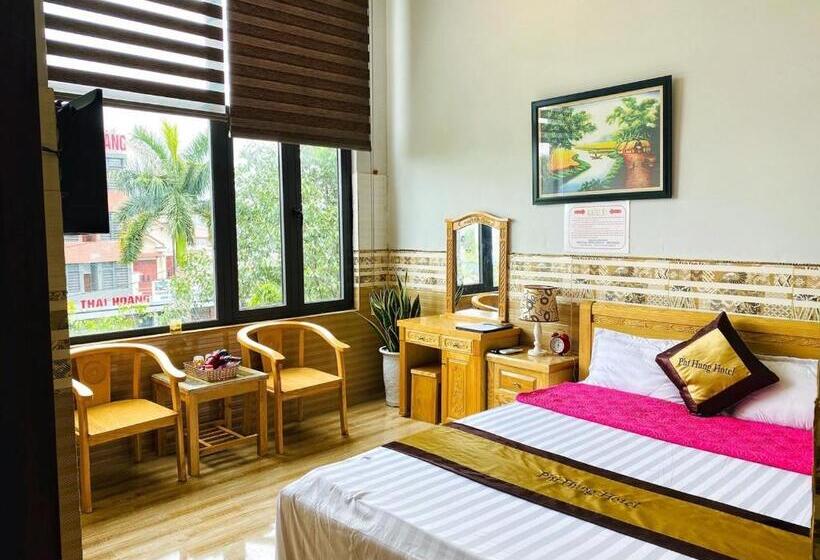 اتاق لوکس, Phi Hùng