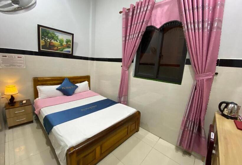 اتاق لوکس, Phi Hùng