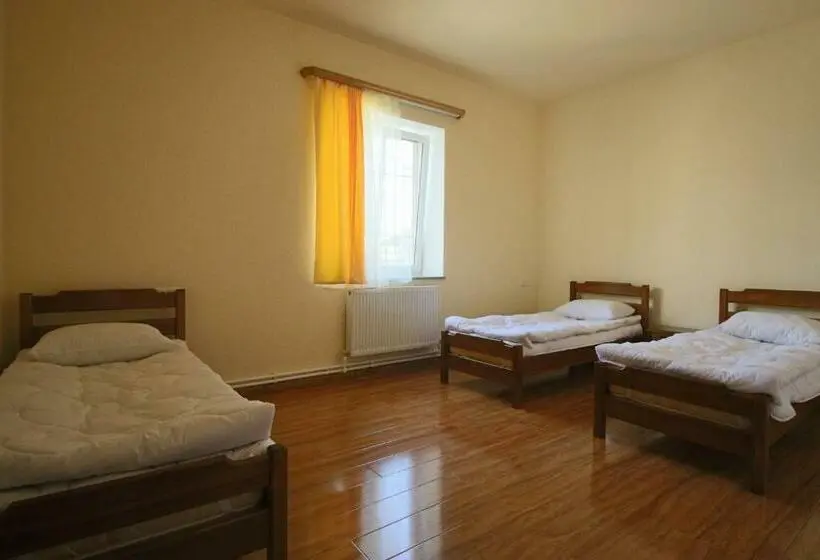 اتاق استاندارد سه نفره, Karin S B&b