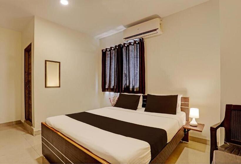 Triple Classic Room, Super Capital O Saharsh Grand Near Shilparamam